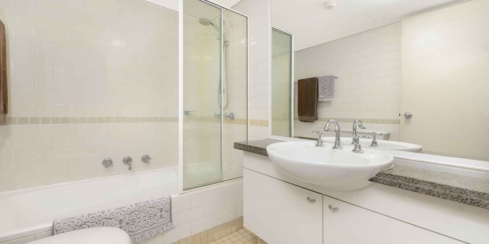 707/37-39 Mclaren Street North Sydney