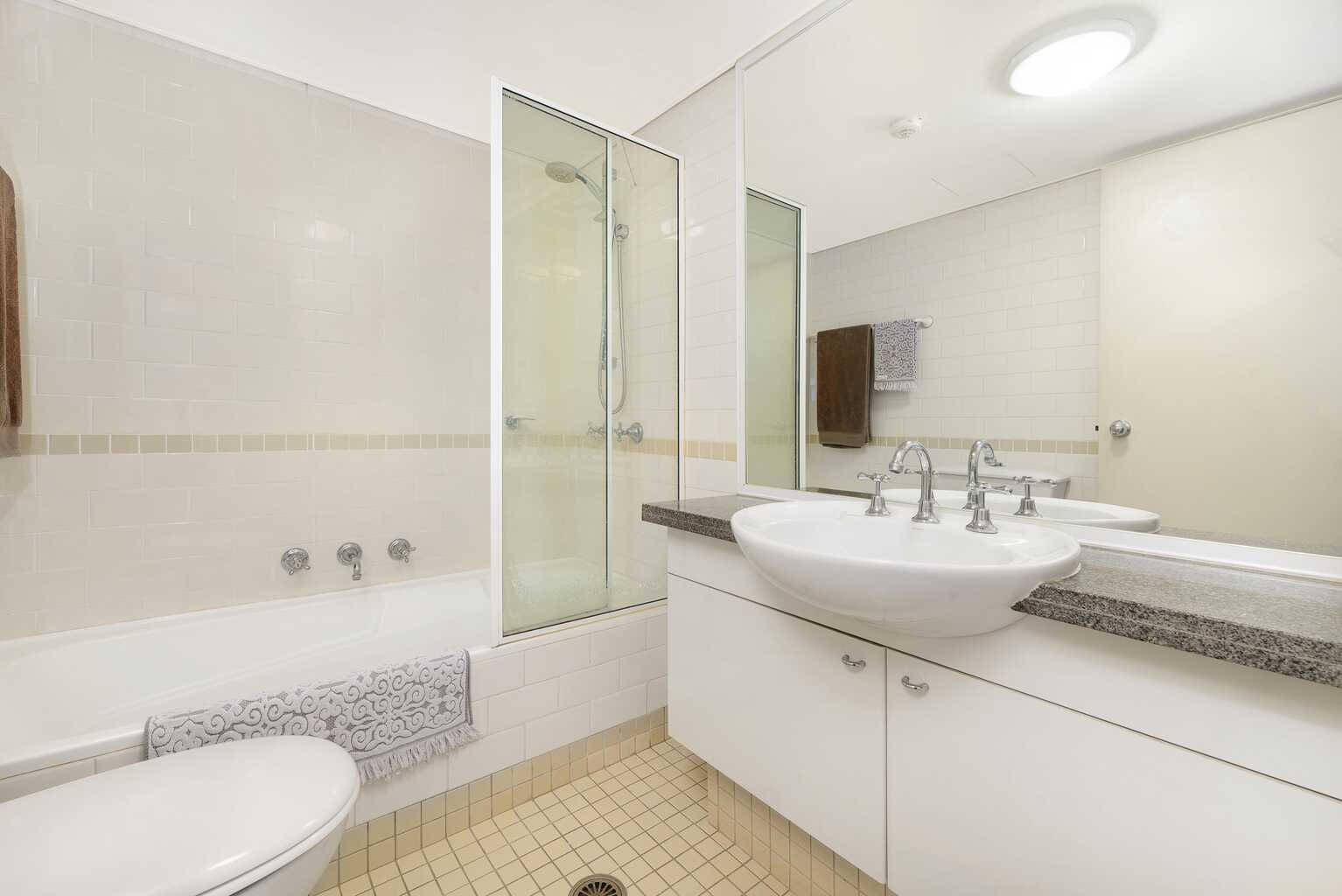 707/37-39 Mclaren Street North Sydney