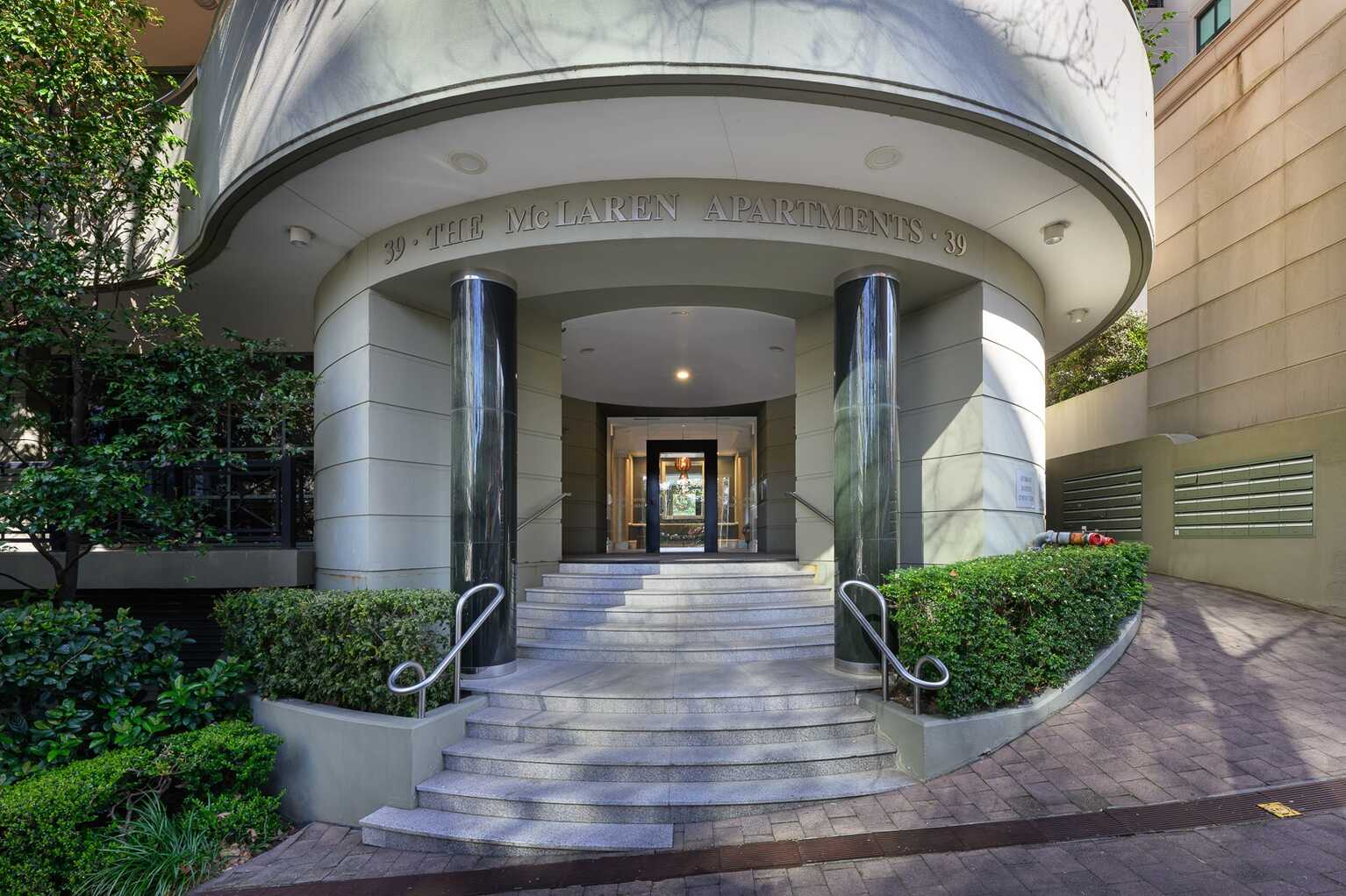 707/37-39 Mclaren Street North Sydney