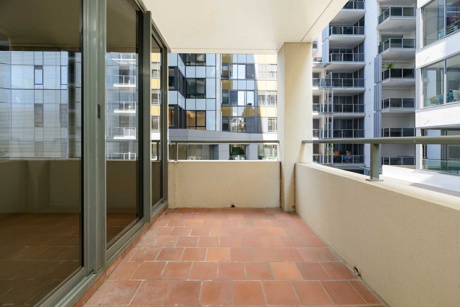 207/37-39 Mclaren Street North Sydney