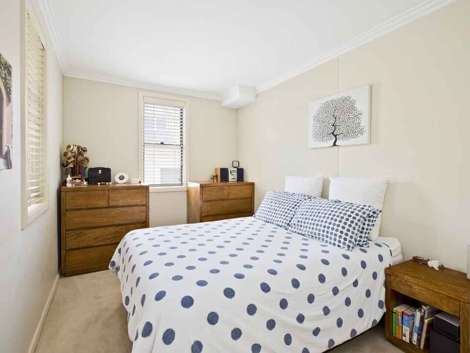 2/2 David Street Crows Nest