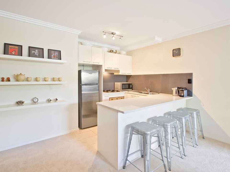 2/2 David Street Crows Nest