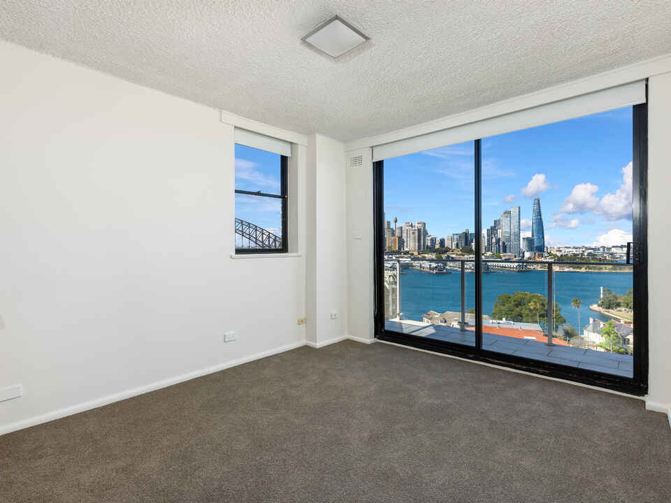 117/21 East Crescent McMahons Point