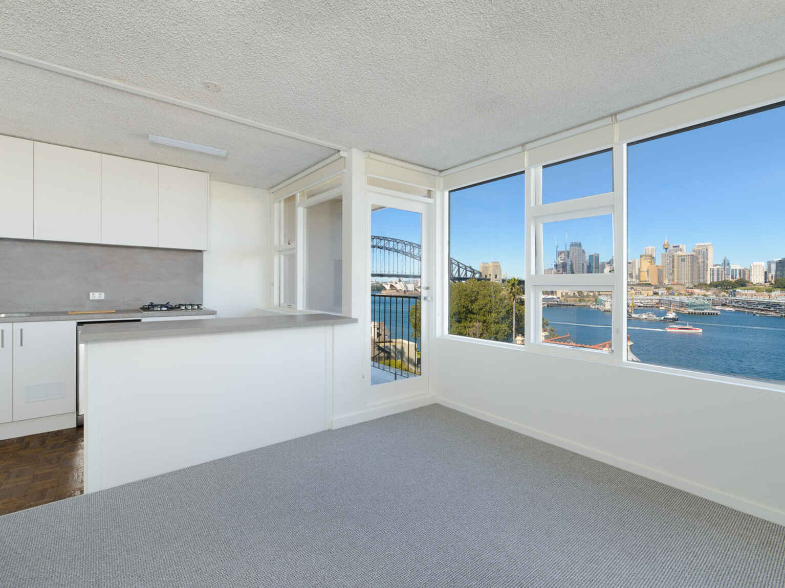 42/2-4 East Crescent Street  McMahons Point