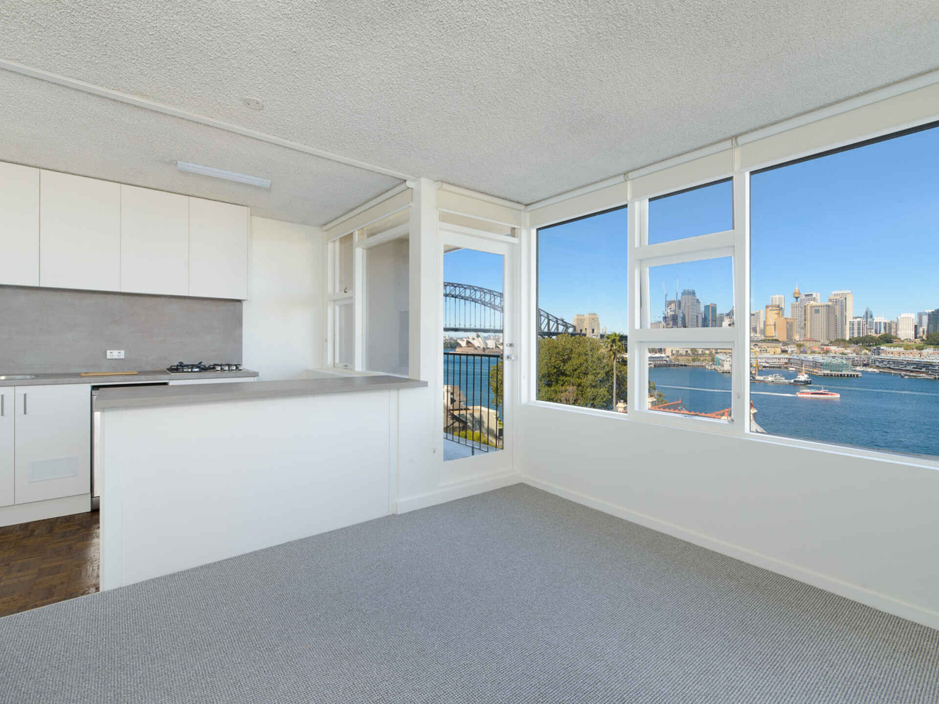 42/2-4 East Crescent Street  McMahons Point