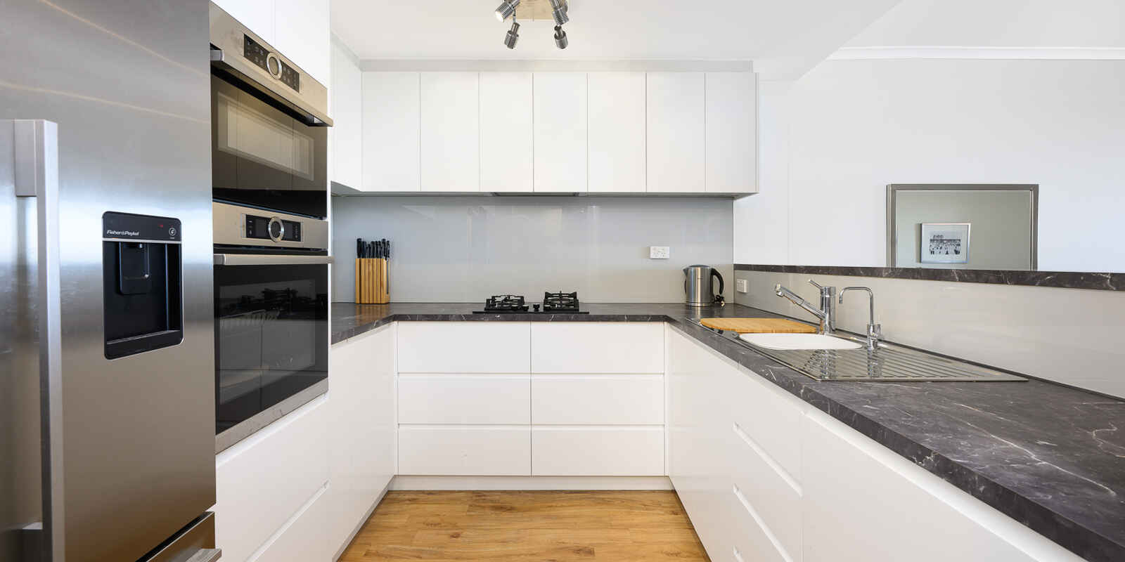 703/28 West Street North Sydney 703/28 West Street North Sydney