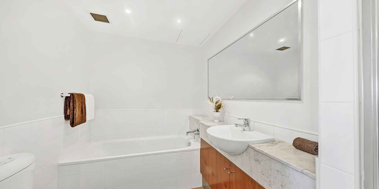 2505/79-81 Berry Street North Sydney 2505/79-81 Berry Street North Sydney