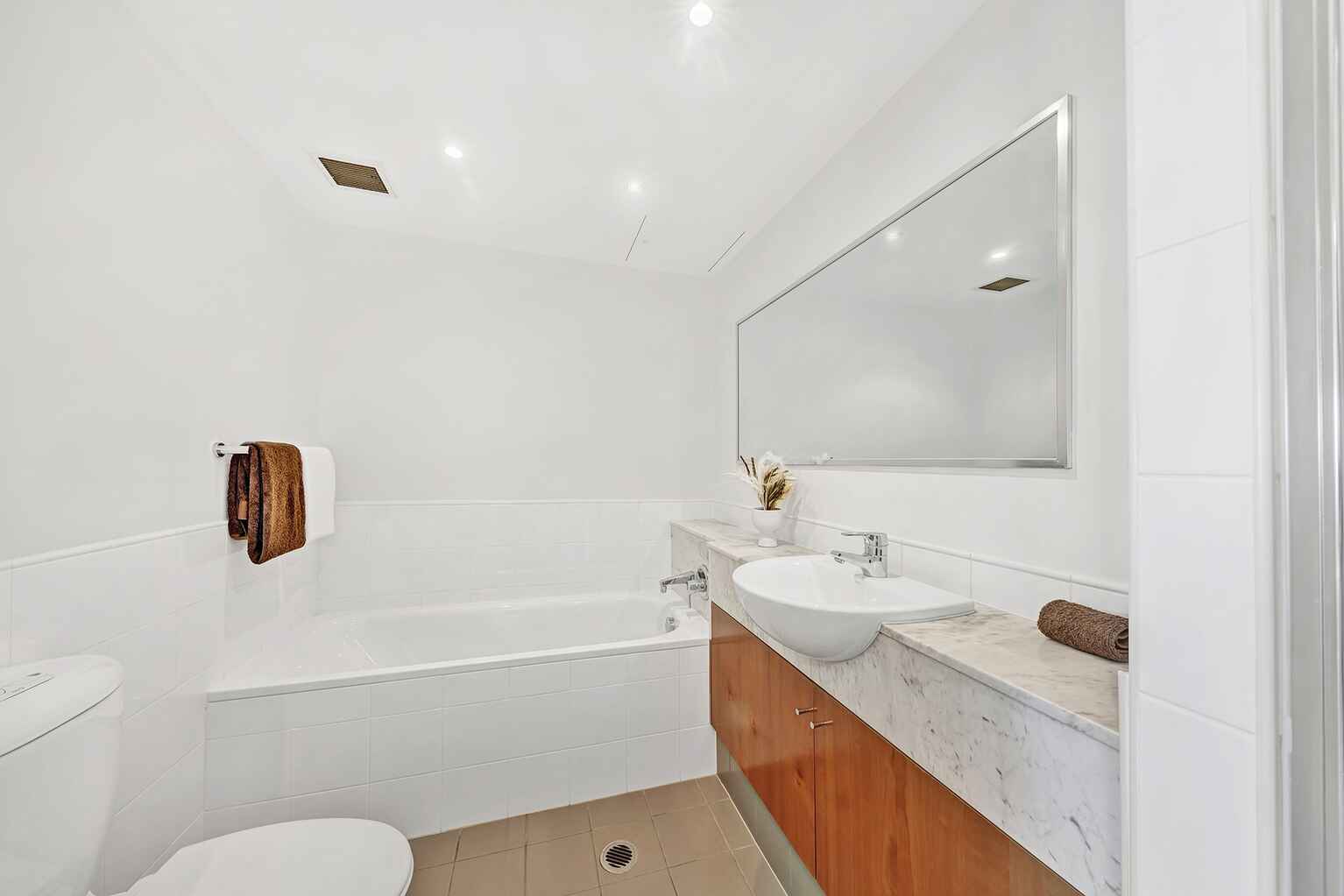 2505/79-81 Berry Street North Sydney