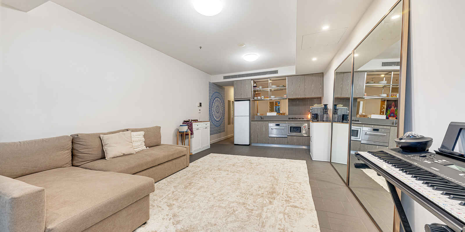 303/138 Walker Street North Sydney