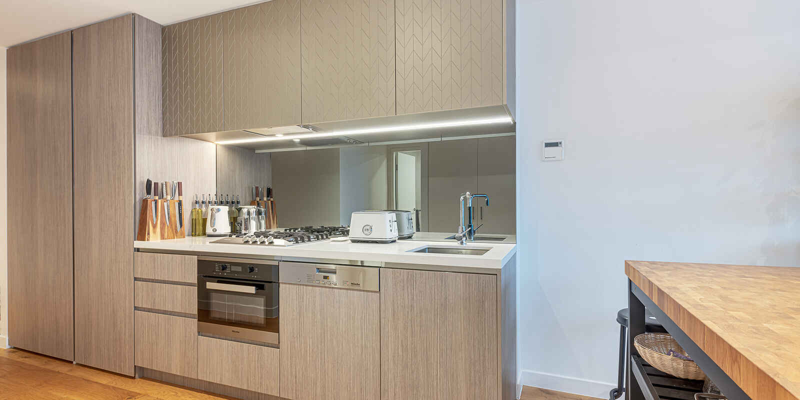916/225 Pacific Highway North Sydney