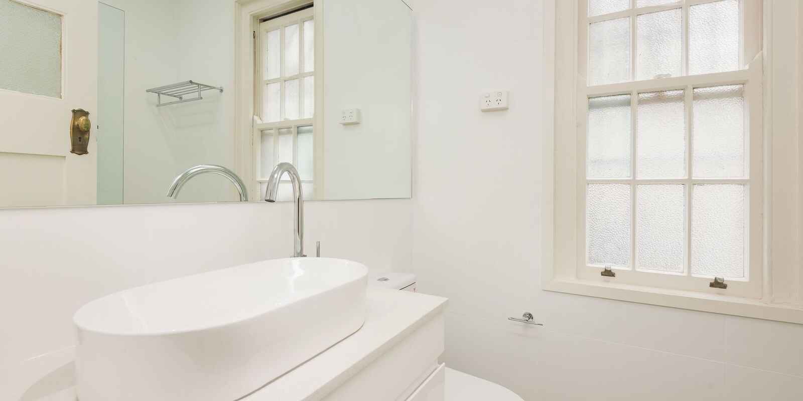 2/16 Whaling Road North Sydney