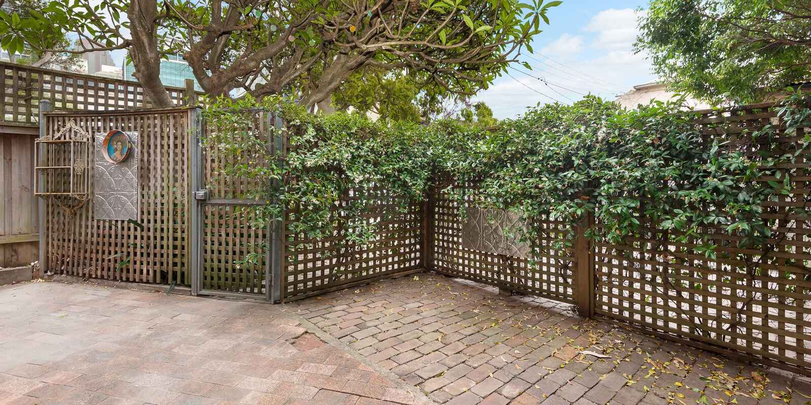 2/16 Whaling Road North Sydney