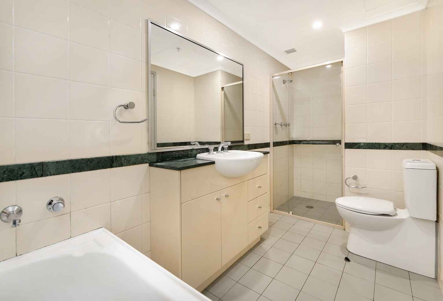 79/237 Miller Street North Sydney