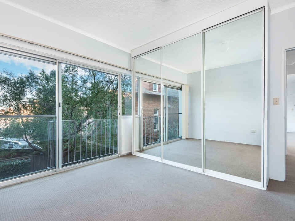 2/42 Ben Boyd Road Neutral Bay