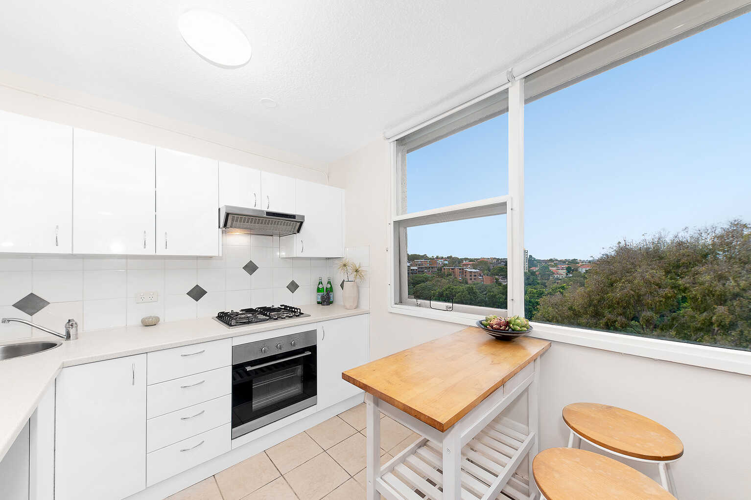 701/22 Doris Street North Sydney 701/22 Doris Street North Sydney