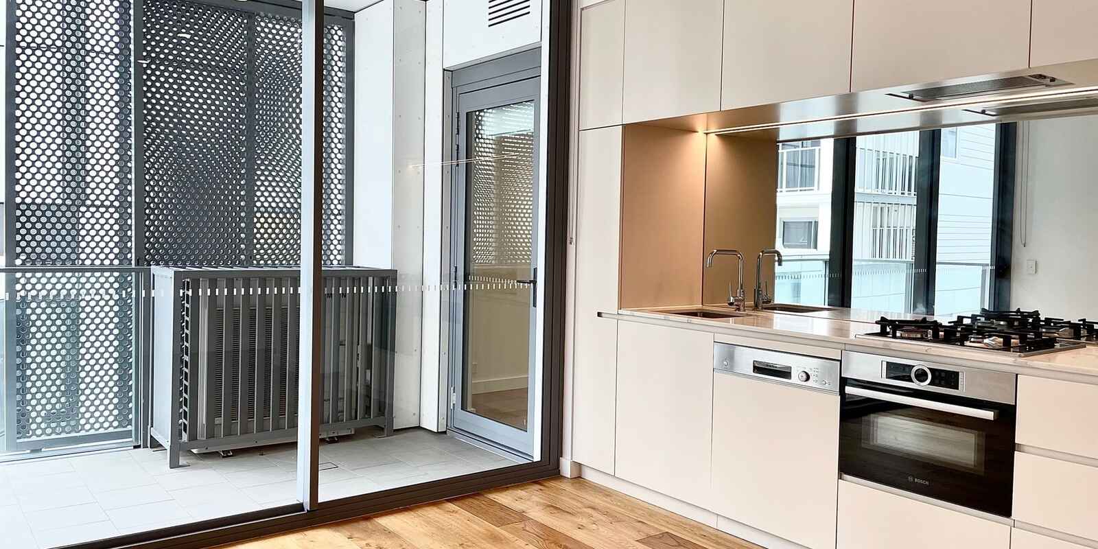 1702/221 Miller Street North Sydney
