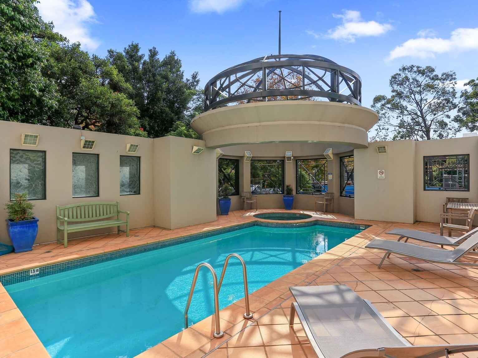 65/237 Miller Street North Sydney