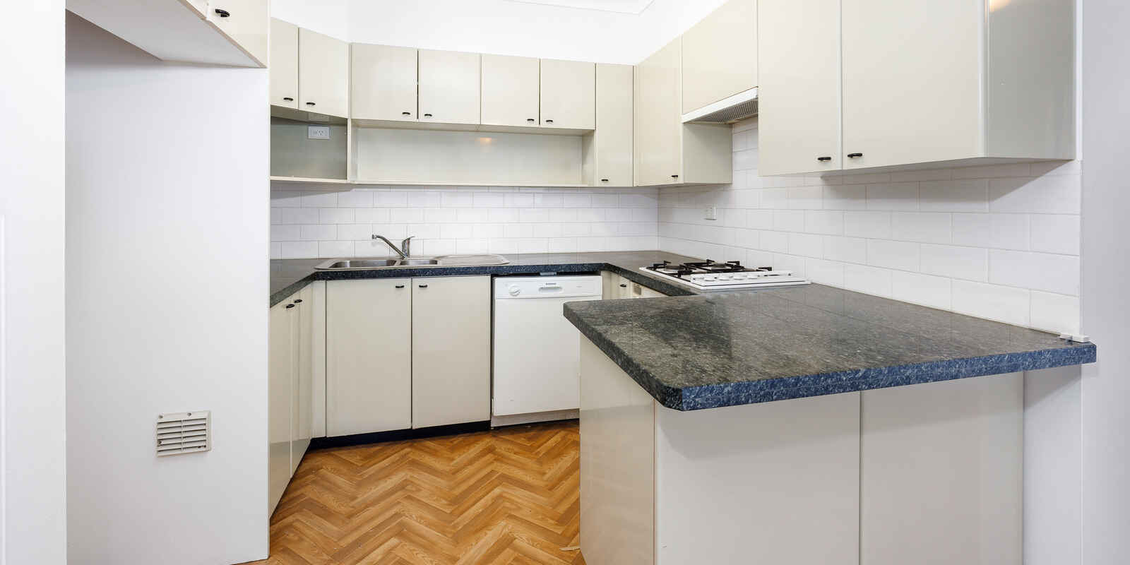 205/37-39 McLaren Street North Sydney 205/37-39 McLaren Street North Sydney