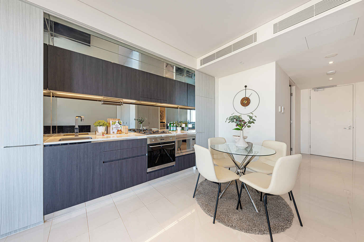 1907/211 Pacific Highway North Sydney