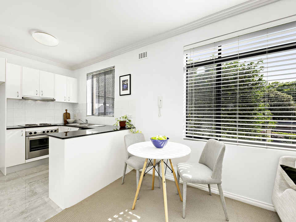 2/108 Atchison Street Crows Nest