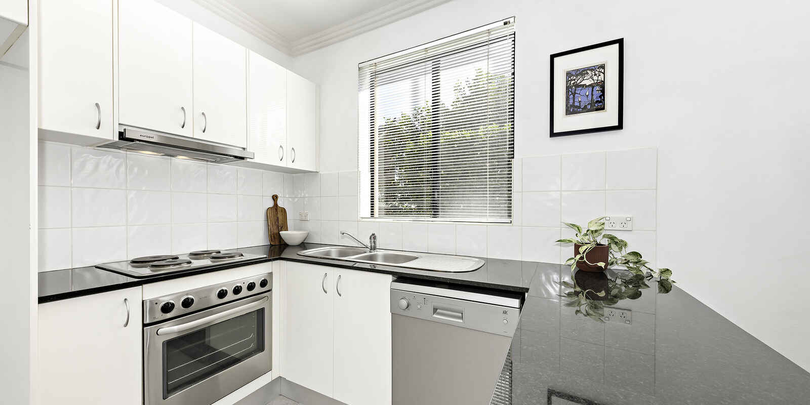 2/108 Atchison Street Crows Nest