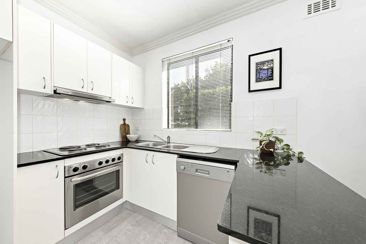 2/108 Atchison Street Crows Nest