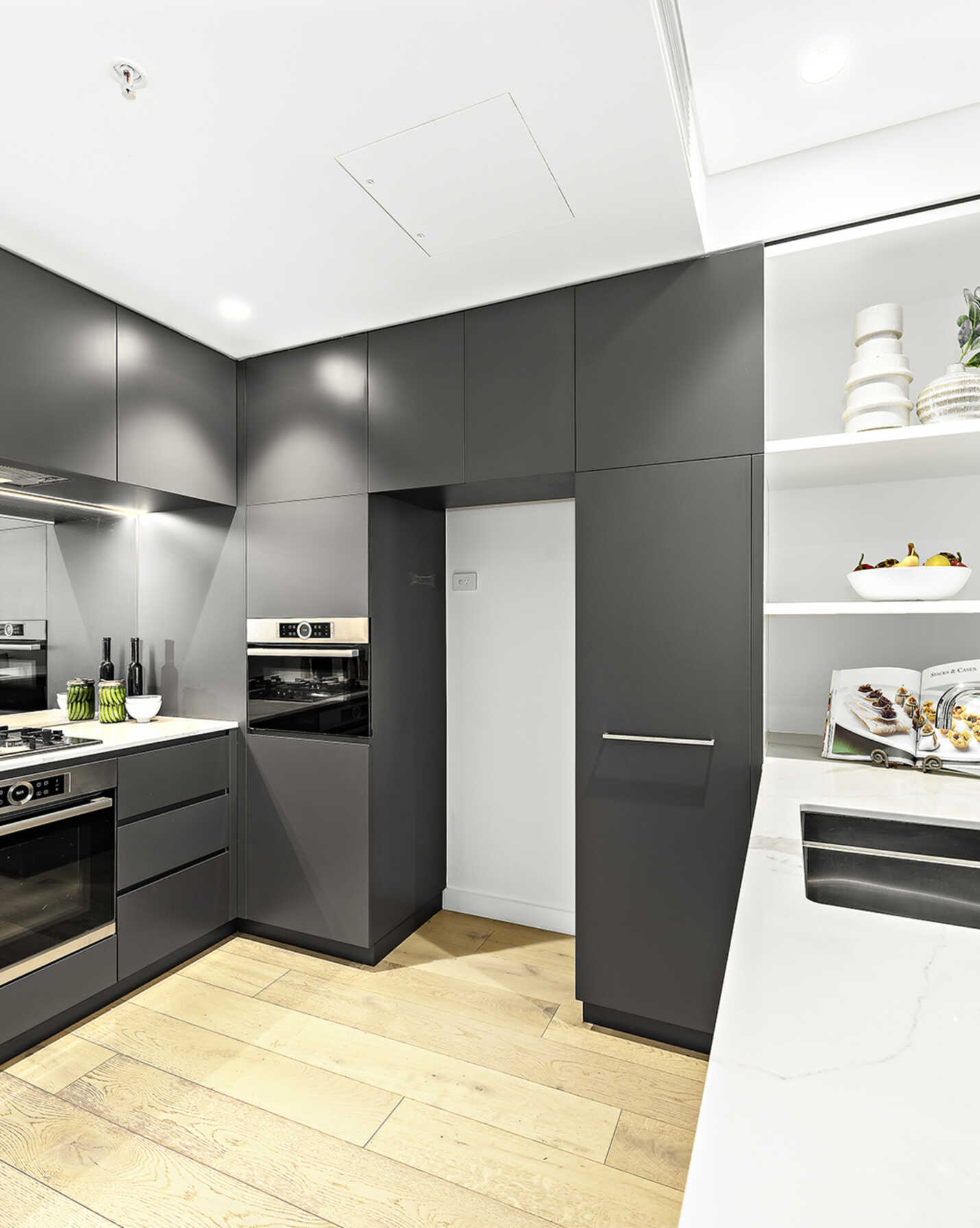 1207/221 Miller Street North Sydney, Sydney - Thumbnail 2
