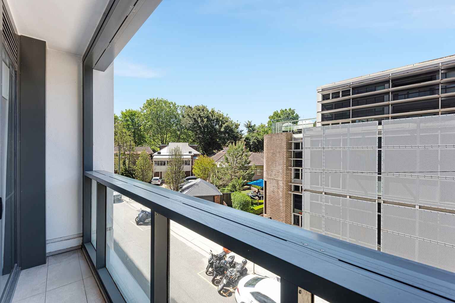 213/225 Pacific Highway North Sydney 213/225 Pacific Highway North Sydney