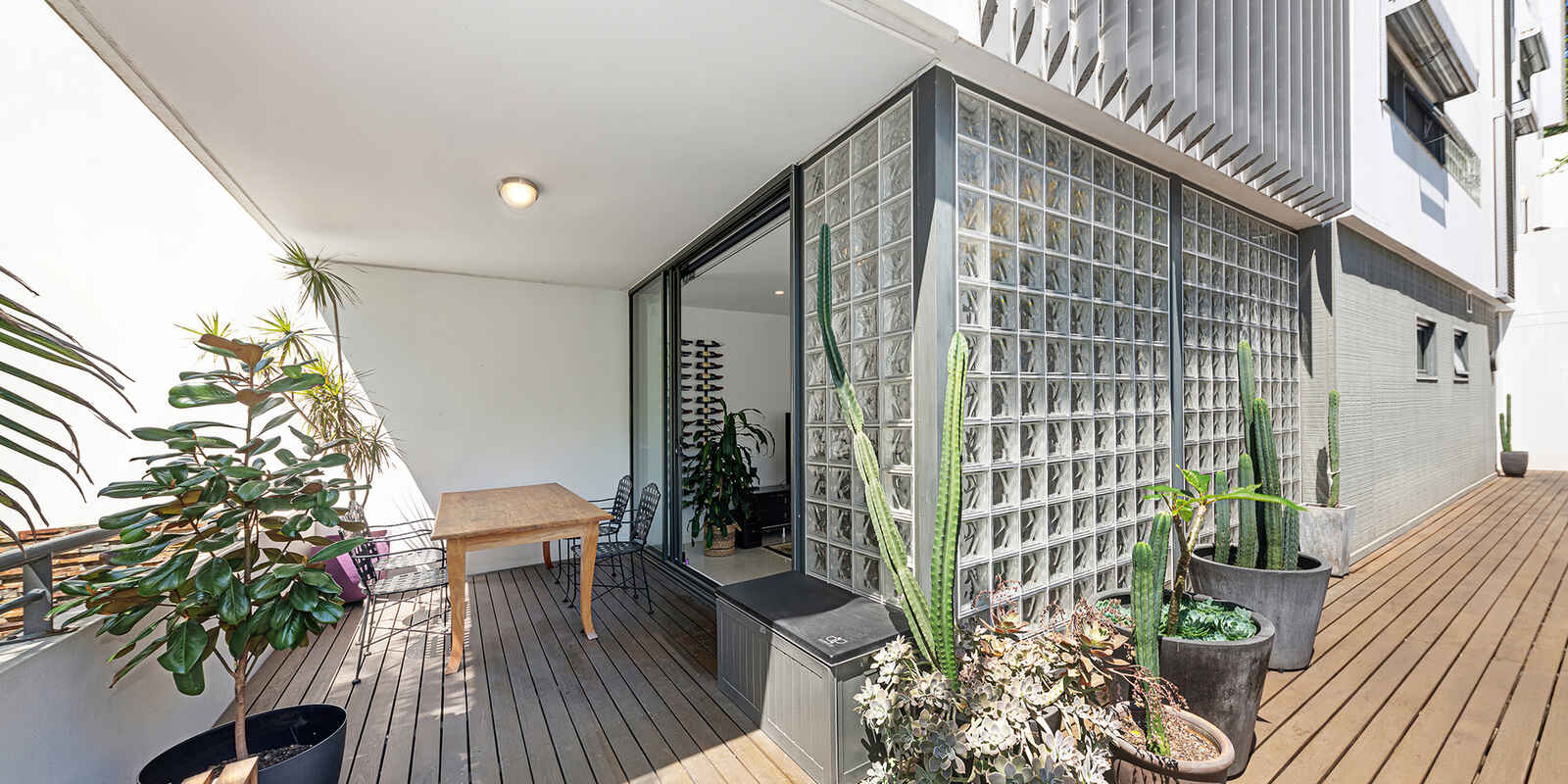 2/16 Rocklands Road Wollstonecraft