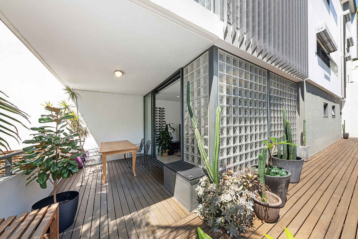 2/16 Rocklands Road Wollstonecraft