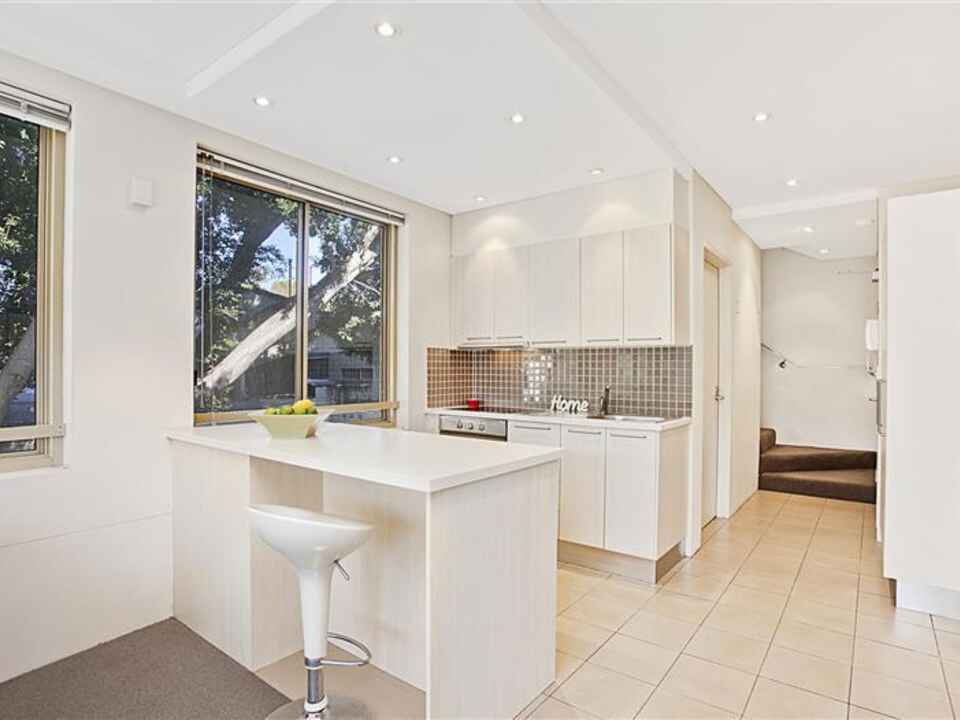 201/2 Eden Steet  North Sydney