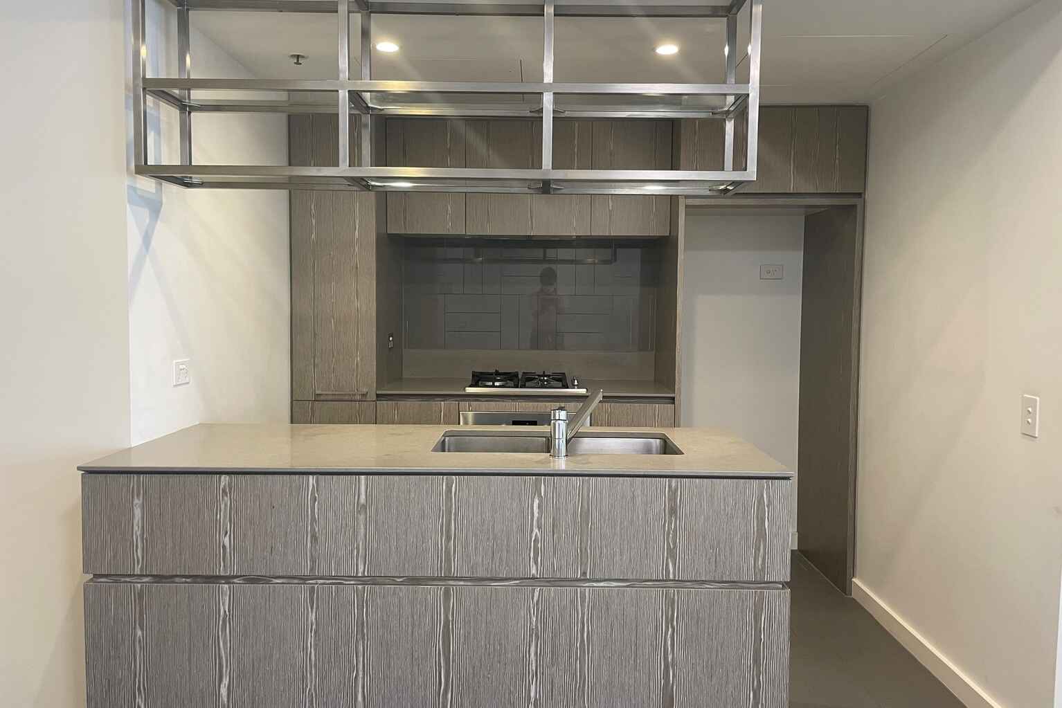 806/138 Walker Street North Sydney