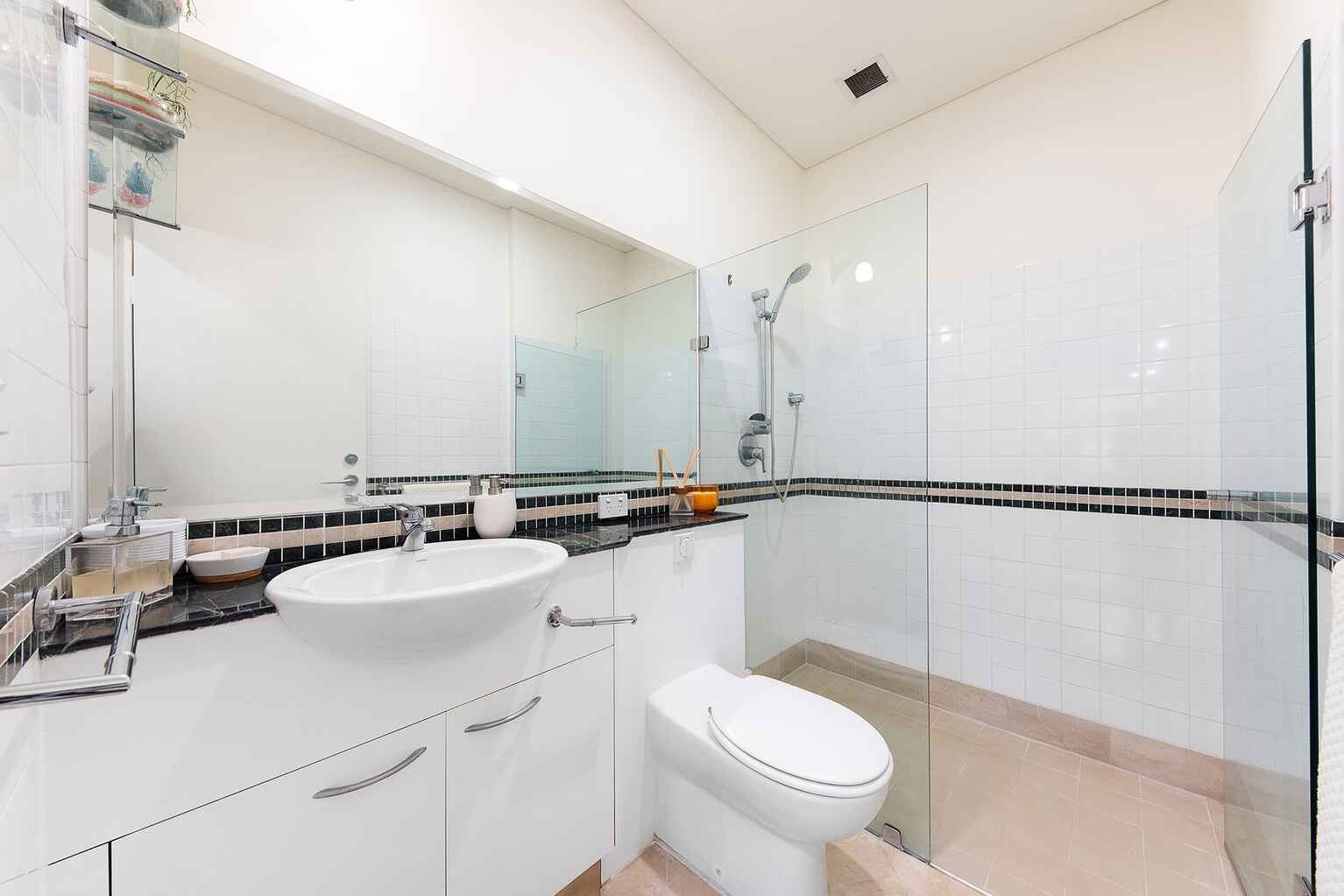 57/19A Young Street Neutral Bay