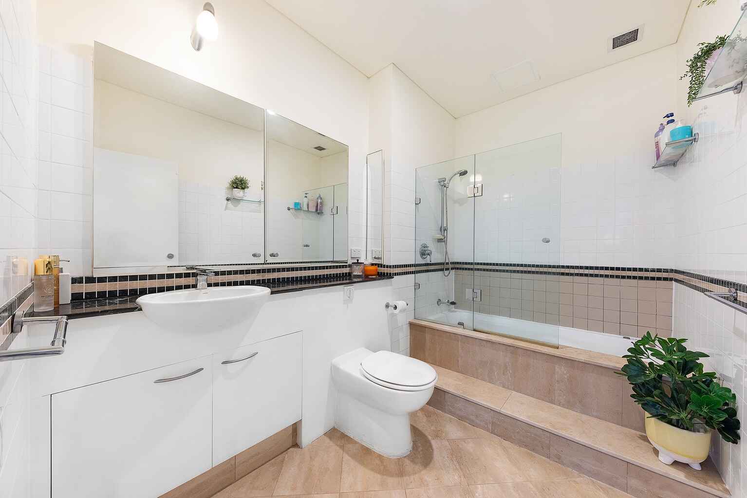 57/19A Young Street Neutral Bay