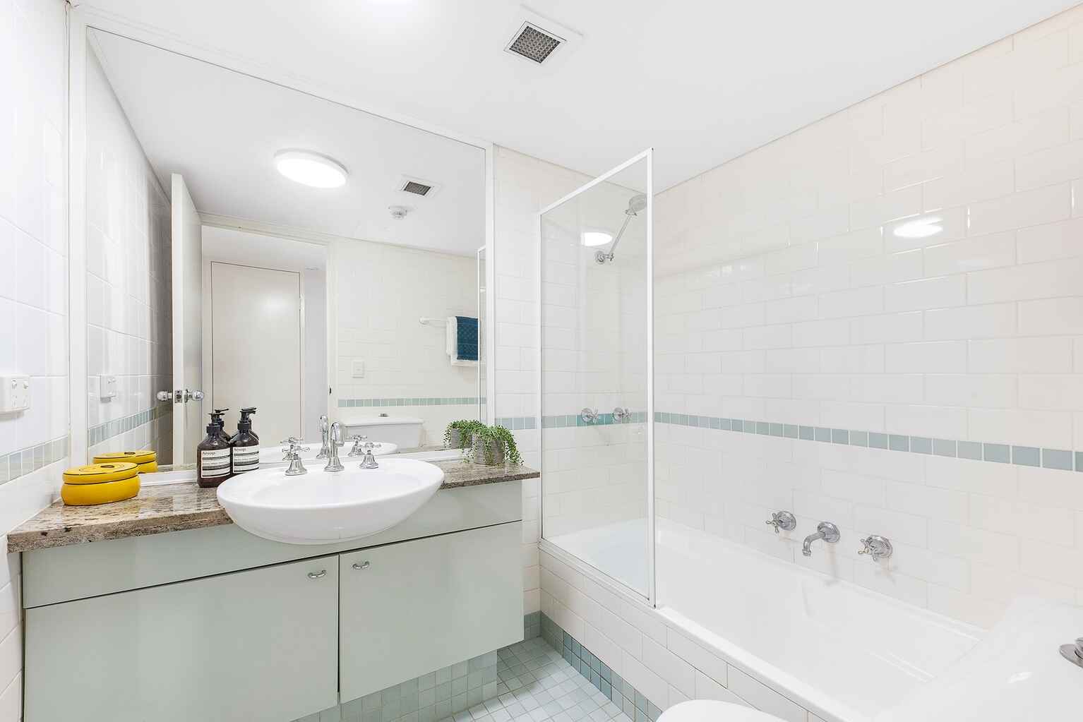 M02/39 McLaren Street North Sydney