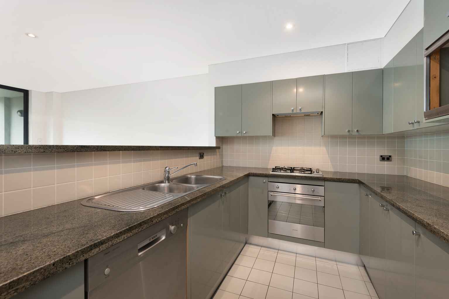 31/237 Miller Street North Sydney