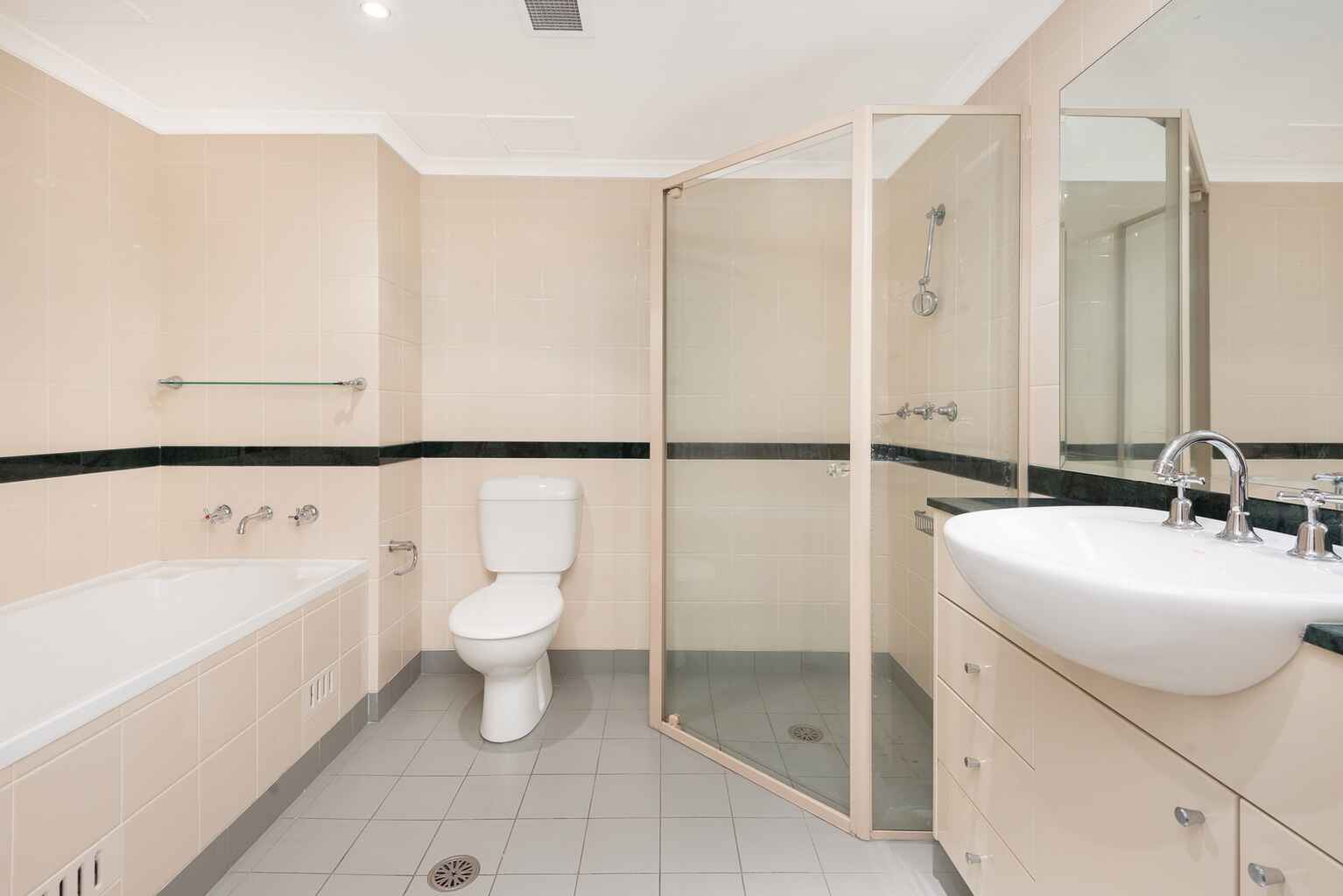 31/237 Miller Street North Sydney