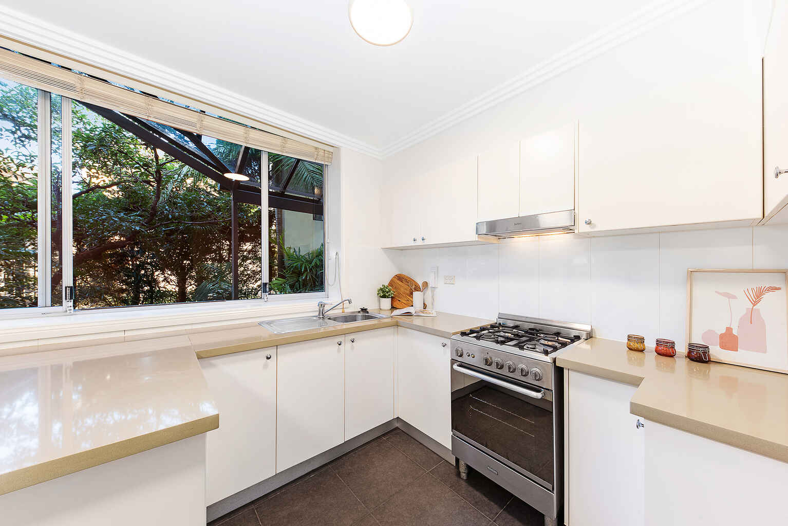 2/27B Elamang Avenue Kirribilli