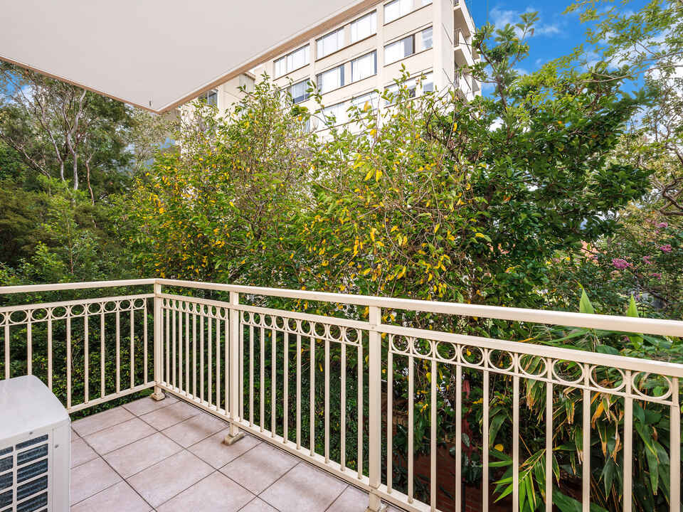 24/10-12  Gerard Street Cremorne
