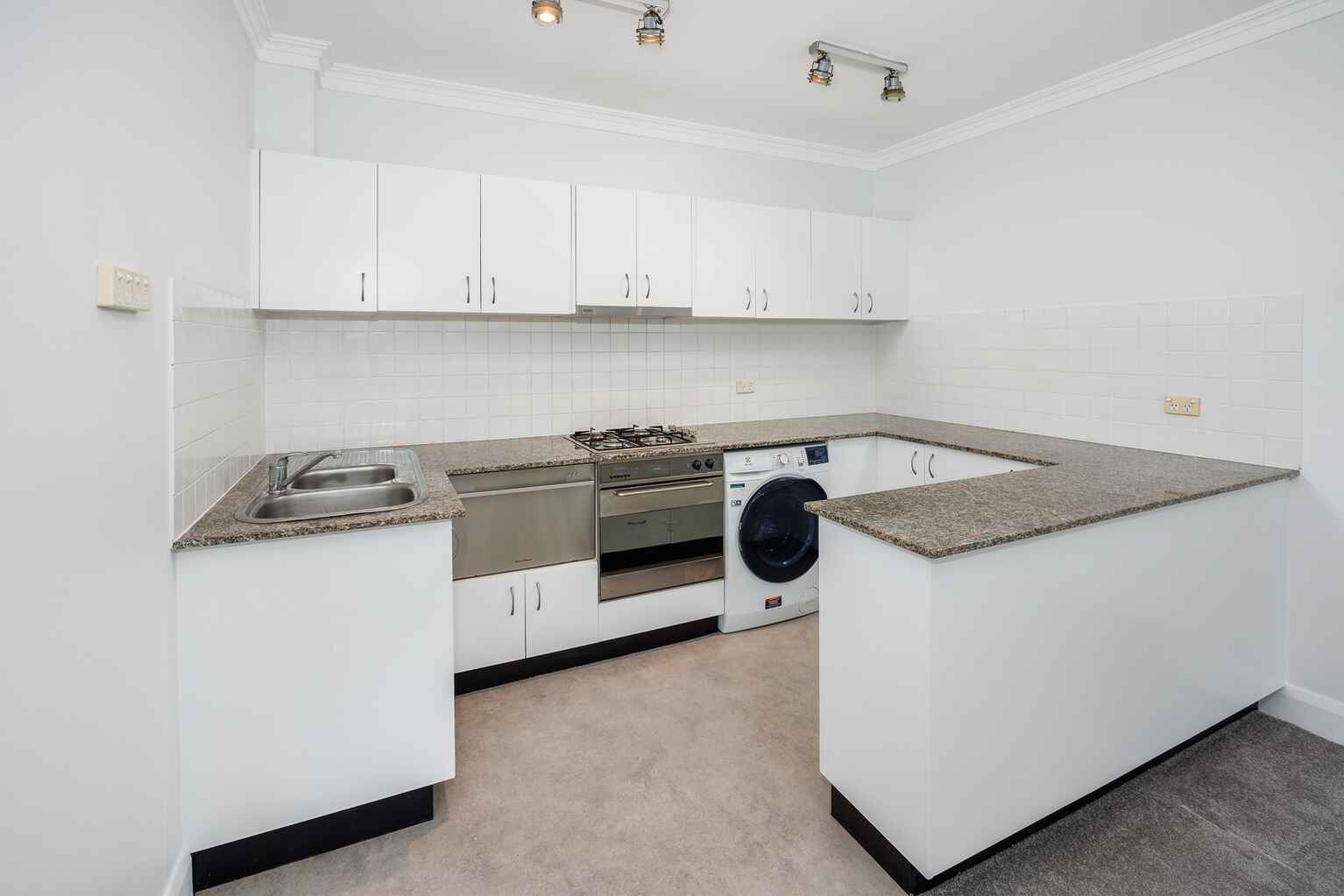 24/10-12  Gerard Street Cremorne