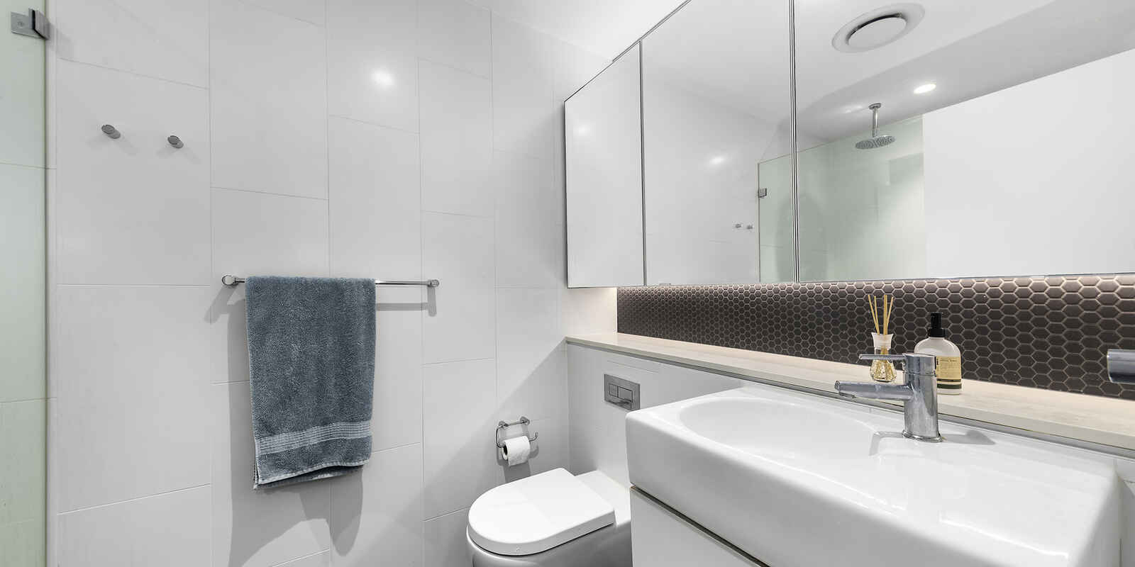 1101/221 Miller Street North Sydney