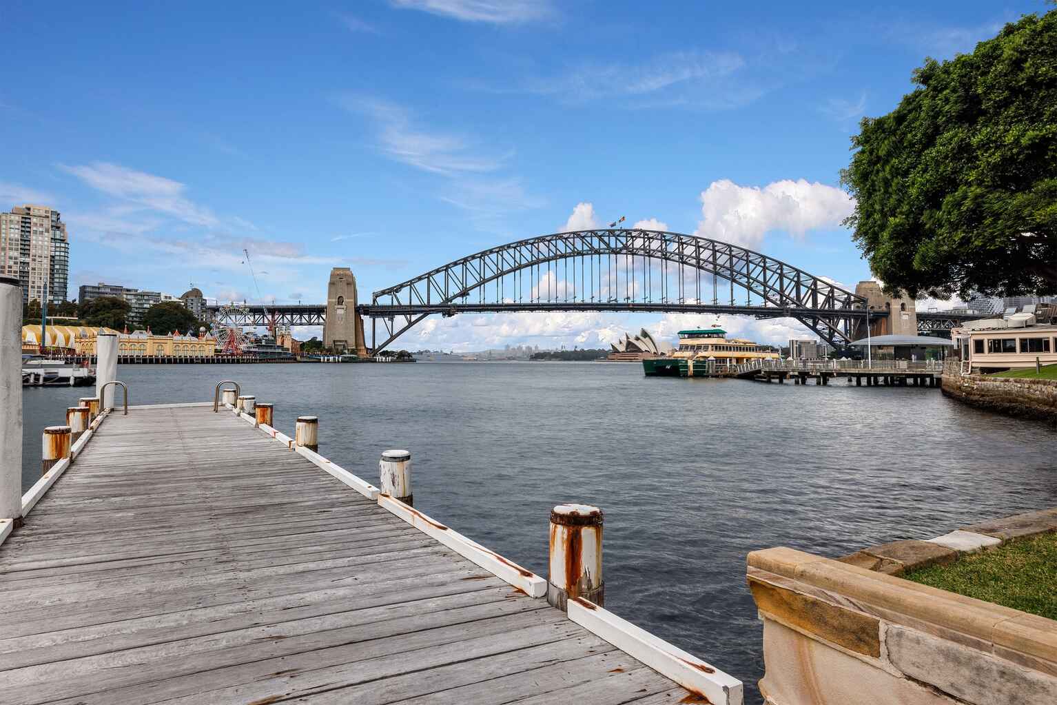 17/2A Henry Lawson Drive McMahons Point 17/2A Henry Lawson Drive McMahons Point