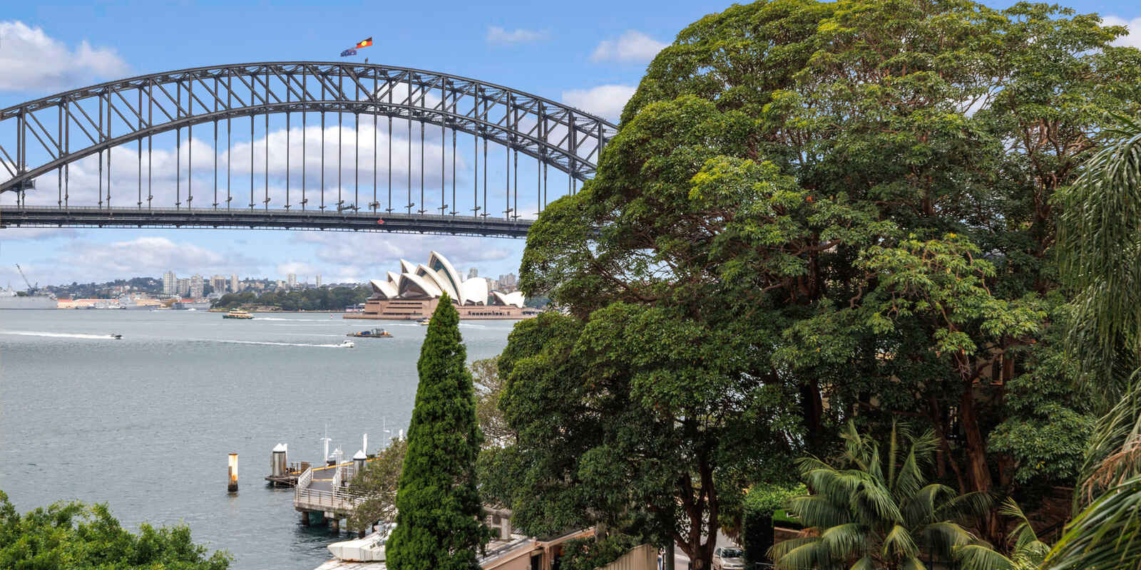 17/2A Henry Lawson Drive McMahons Point