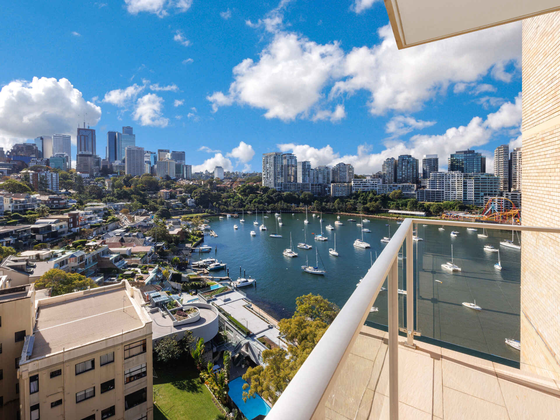 93/21 East Crescent McMahons Point