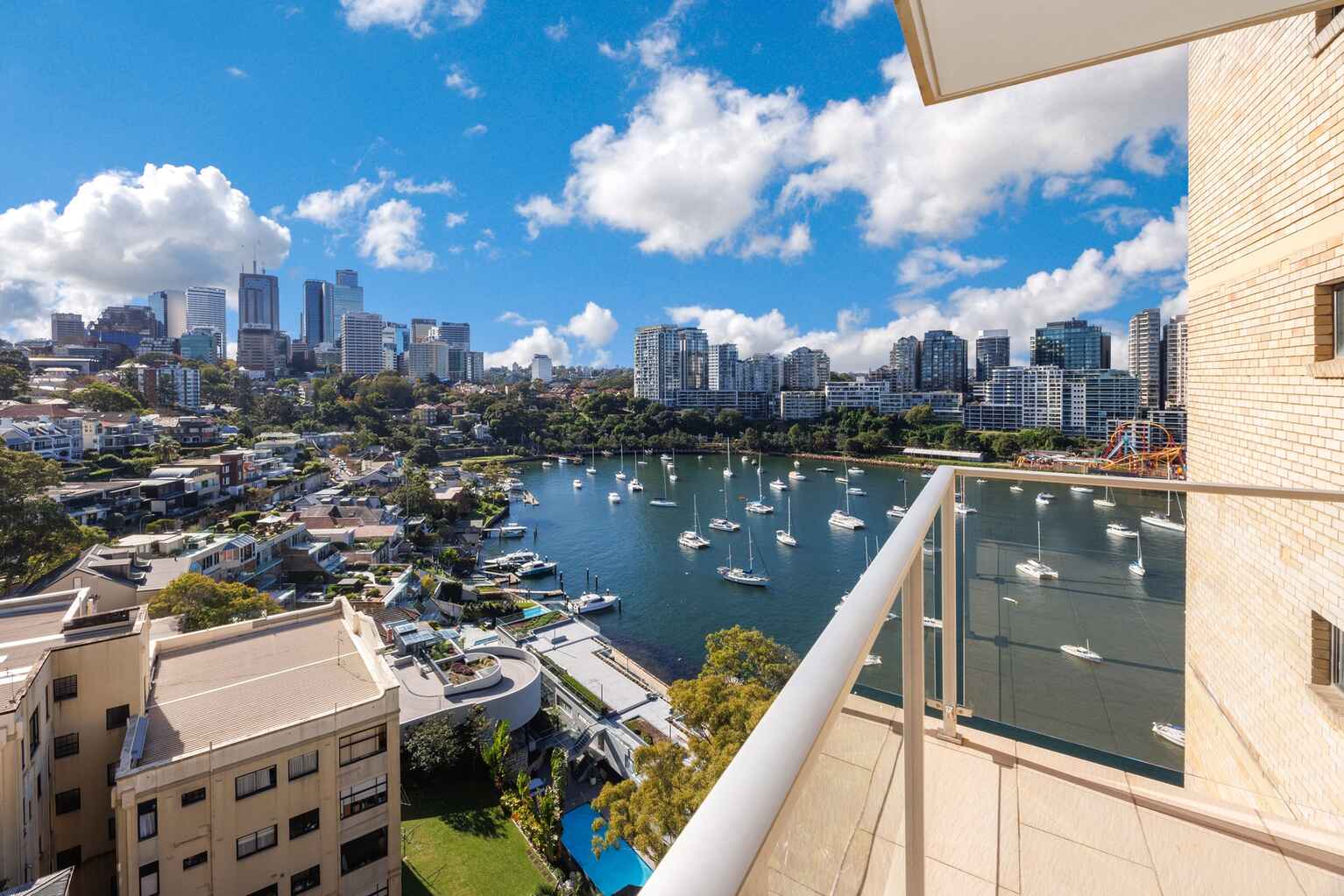 93/21 East Crescent McMahons Point