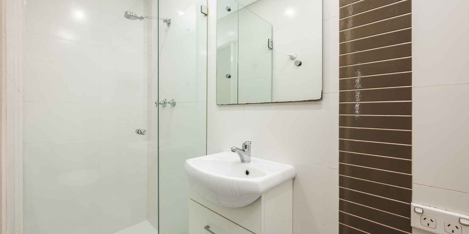 93/21 East Crescent McMahons Point