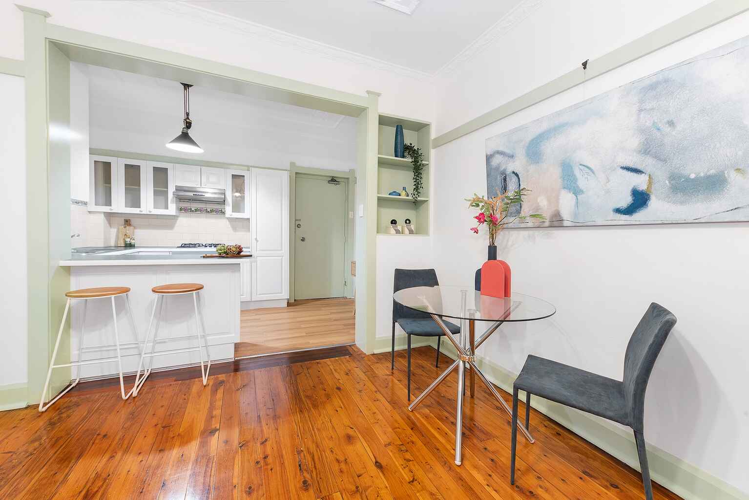 2/111 Carabella Street Kirribilli