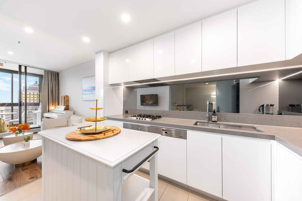 2004/150 Pacific Highway North Sydney 2004/150 Pacific Highway North Sydney