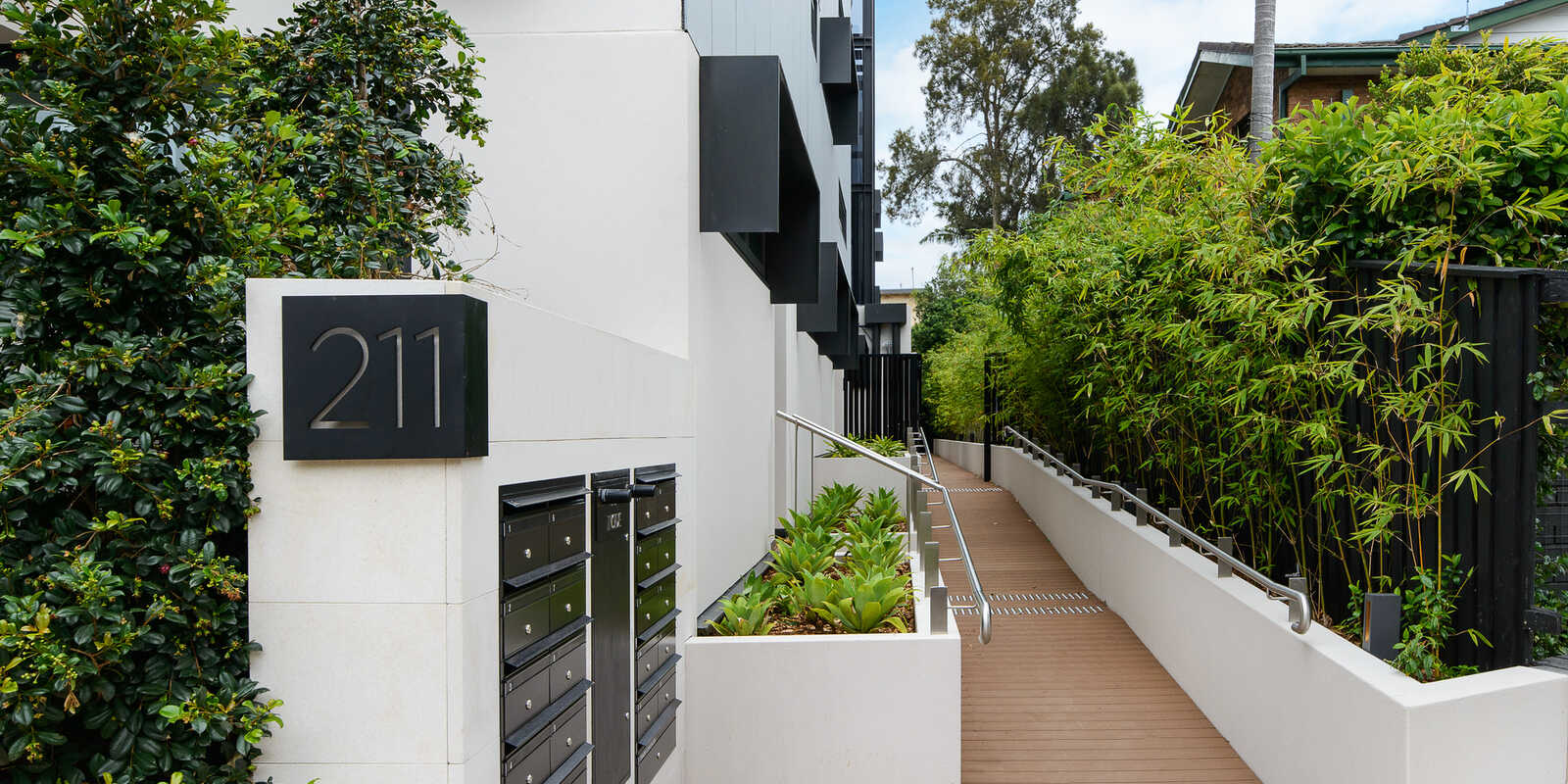 13/211 Military Road Cremorne