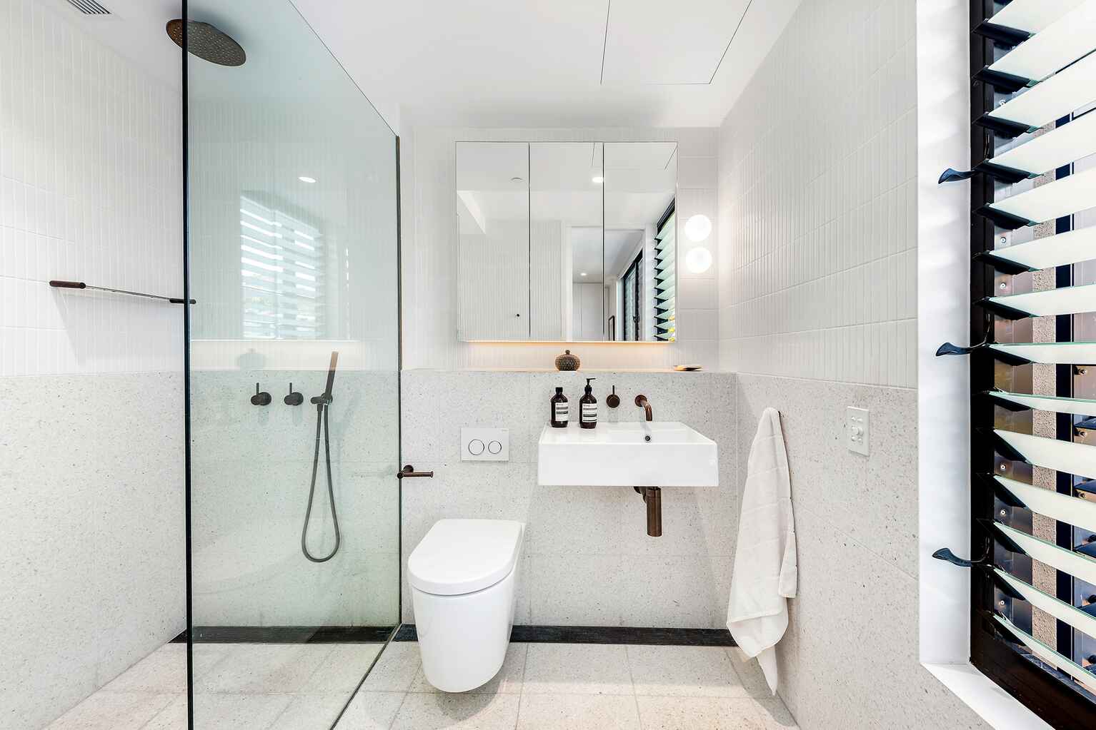 2/15 Montpelier Street Neutral Bay